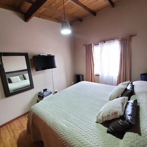 Imagen 20 de 30 de Duplex 3 Ambientes En Dos Plantas Con Patio, Impecable Estado, Los Pinares