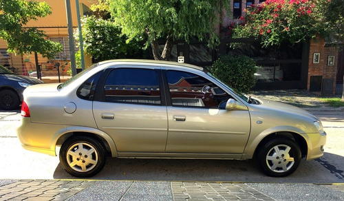 Chevrolet Corsa Classic Ls Spirit 2012 4 Puertas Gol Clio