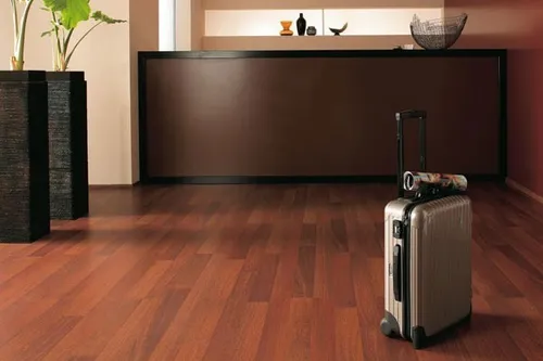 comprar Piso Vinilico Rollo Simil Madera Rojiza Alto Transito 1.5mm