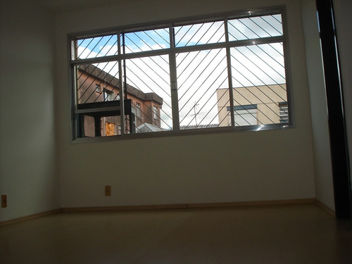 Imagem 6 de 9 de Comercial Para Aluguel, 0 Dormitórios, Glória - Porto Alegre - 122