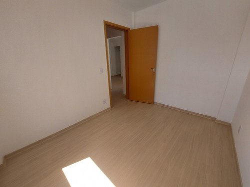 Imagem 10 de 23 de 2 Quartos, Elevador Em Contagem - 889