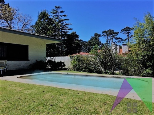 Venta Casa En Punta Del Este A 500 Mts Del Mar- Ref: 29914