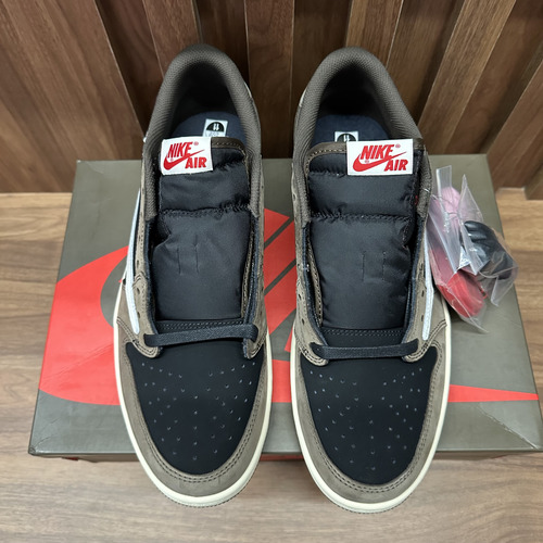 Air Jordan 1 Low Travis Scott Mocha 43 (Usado)