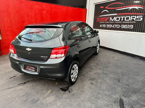 Chevrolet Onix ONIX HATCH LT 1.0 8V FlexPower 5p Mec.