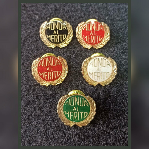 Botones De Reconocimiento Pines Honor Al Mérito Monedas 