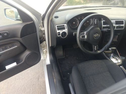 Imagem 7 de 7 de Volkswagen Bora 2010 2.0 Total Flex 4p Automática