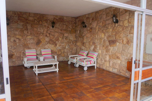Se Vende Gran Casa En El Corazon De Barrio General Paz