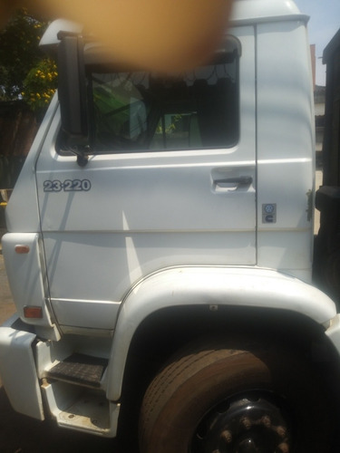 Imagem 3 de 5 de Vw 23 220 Fuscao