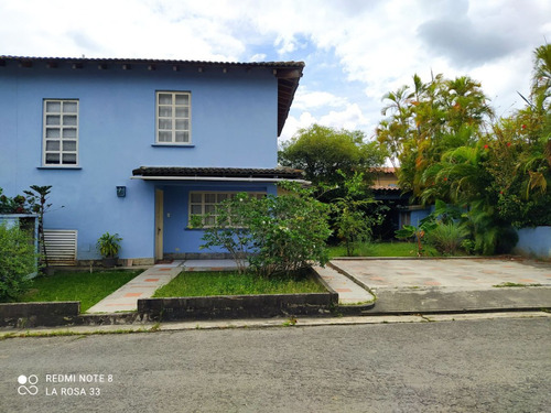 Casa Para Remodelar, Con Amplio Jardin