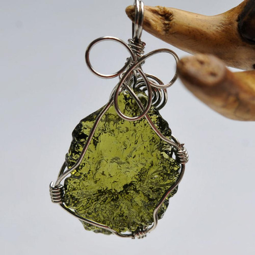 Colar Com Pingente De Moldavite Em Pedra De Energia Natural