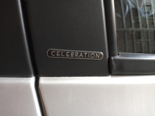Imagem 14 de 14 de Fiat Uno Vivace Celebrati