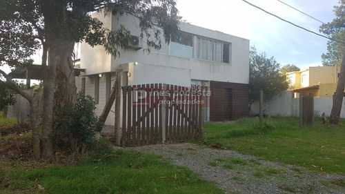 Casa En Pinares- Ref: 37553