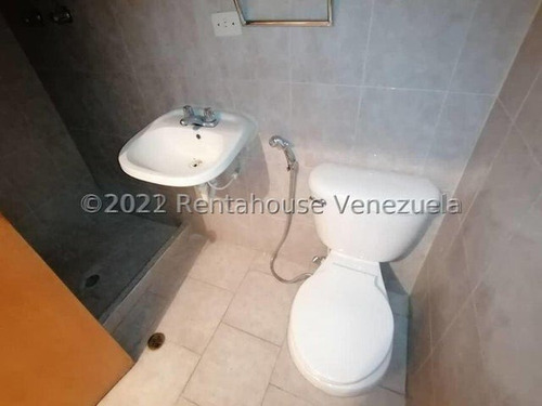 Apartamento En Alquiler Edif Maria Francia Ubicado En Cabudare, Codigo 2 5 7 1 8, Mildred, Confortable Y Acogedor Apartamento Tipo Estudio, Luminoso, Ventilado Con Agradable Vista Panoramica
