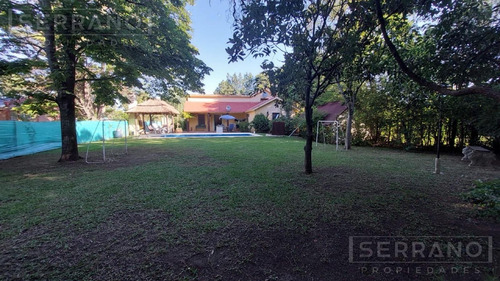 Casa En Venta Con 3 Dormitorios Y Pileta. Barrio Parque Sakura. Exaltacion De La Cruz