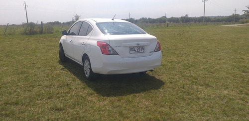 Nissan Versa 1.6 Sense 5vel Mt 2013