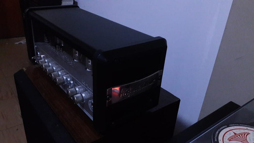 Amplificador Valvular Hughes & Kettner Tubemeister 18
