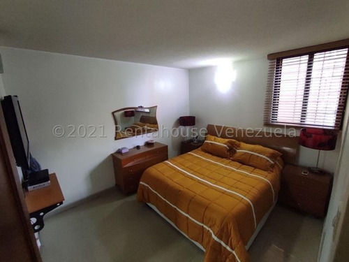 Imagen 12 de 16 de Apartamento En Venta Colinas De La Tahona Mls #22-9965 Johana Blan 04123368346