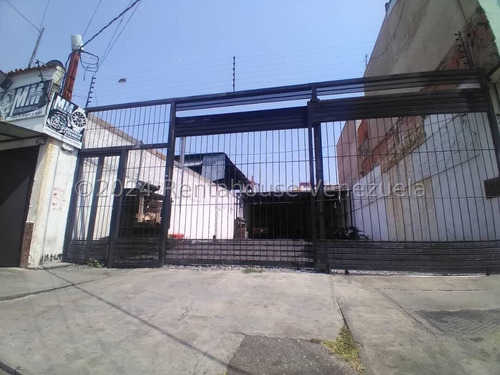 Kl Vende Excelente Terreno En El Centro De Barquisimeto #24-21438