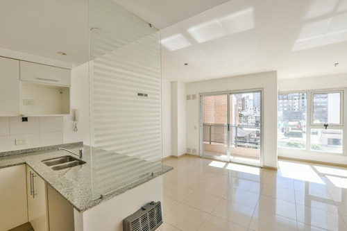 Imagen 10 de 19 de Departamento De 1 Dormitorio En Venta A Una Cuadra Del Rio Centro