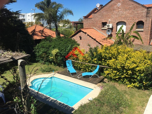 Casa En Venta Y Alquiler,espectacular Esquinera Con Piscina En Montoya - La Barra - Punta Del Este- Ref: 1690