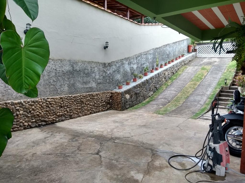 Imagem 9 de 14 de Excelente Casa, Condomínio Fechado, Vista Deslumbrante,sonho