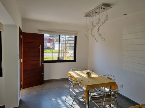 Imagen 7 de 30 de Casa Totalmente Reciclada En Las Toscas 982lt