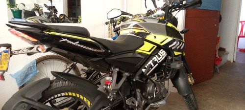 Bajaj Pulsar Modelo 2020