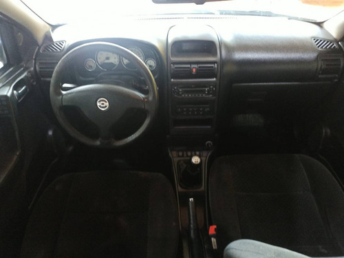 Imagem 8 de 10 de Chevrolet Astra 2.0 Mpfi Advantage 8v Flex 4p Manual