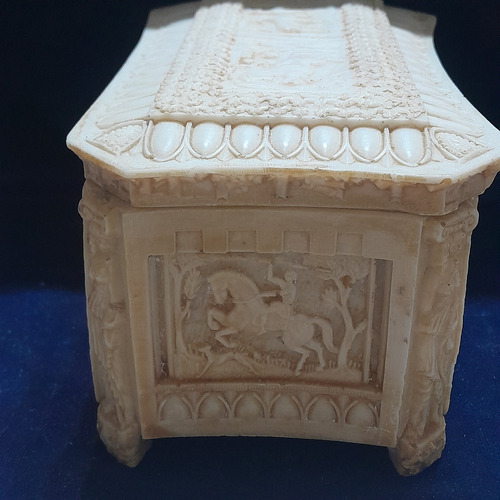 Caja Musical Beige (Usado)