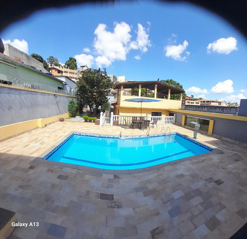 Oportunidade, Linda Casa Plana, Perto De Todo Tipo De Comérc