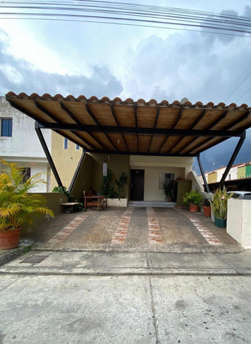 Kl. Townhouse En Venta En San Diego Res.villas De San Rafael