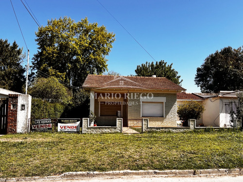 Venta De Casa Con Pileta Y Quincho, General Las Heras