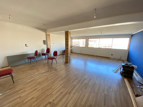 Amplia Oficina En Pleno Centro 4 Privados 2 Baños 2 Est
