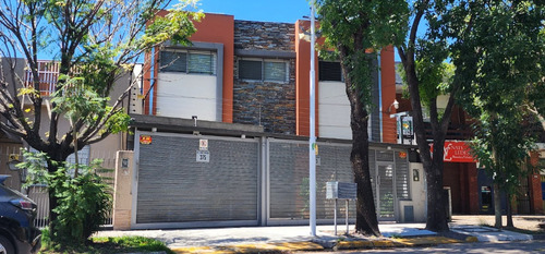 Casa Distinguida Y Moderna. Gba Oeste, Merlo Centro. Zona Residencial, Segura Tranquila. (toma Propiedad Menor Valor O Financia El 40%)