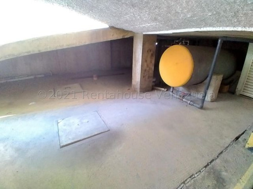 Imagen 2 de 30 de Apartamento En Venta En Nueva Segovia Este De Barquisimeto Lara 0-4-2-4-5-9-3-7-5-4-2/ Rent-a-house Centro Occidente Vende Código: 22-4947