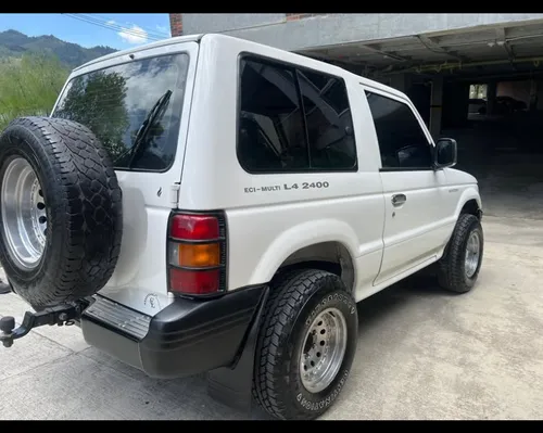 Mitsubishi Montero 2.4 V11