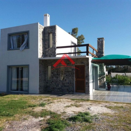 Venta De Casa 2 Dormitorios En La Barra, El Tesoro- Ref: 1644