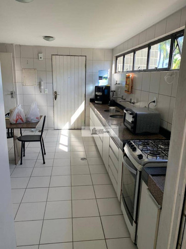 Imagem 12 de 14 de Apartamento À Venda - Ponta Verde - Beira Mar - Com 225 M² - Com 4 Quartos / 2 Suítes - Por R$ 1.150.000 - Ap0003