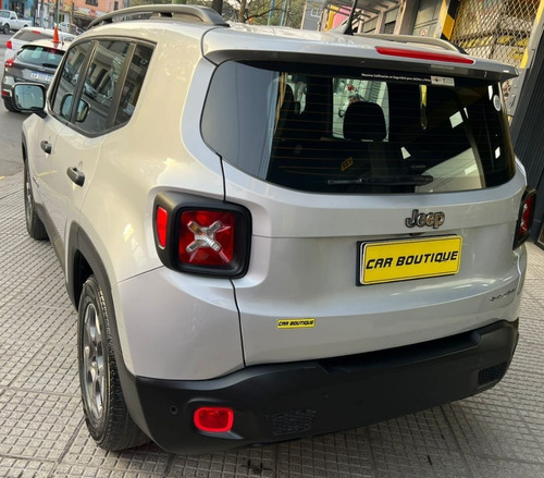 Imagen 6 de 15 de Jeep Renegade 2017 Sport 1.8 Plus