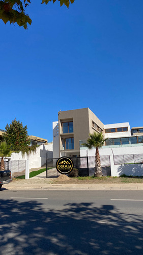 Hermosa Casa En Avenida Blanca Estela Concón