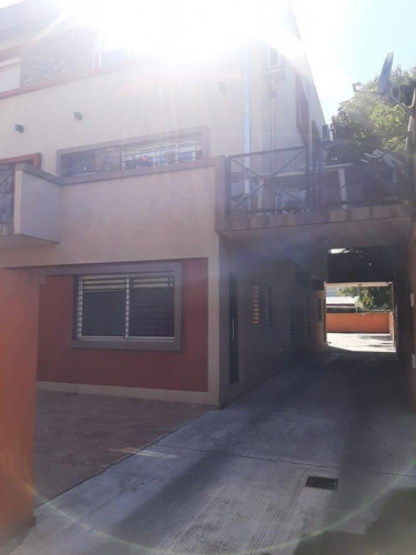 Imagen 2 de 8 de Departamento Con Cochera En Planta Baja En Luis Guillón!!!!