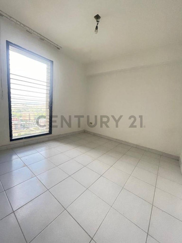 Vendo Apartamento Mariperez Avenida Andres Bello 122m2