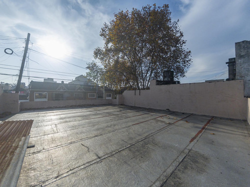 Casa 3 Amb, Lote 8,66 X 18 M En Devoto (nazarre Al 5200)