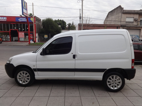 Imagen 4 de 15 de Peugeot Partner Confort 1.4 { Excelente Estado }