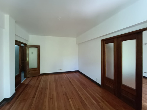 Amplio Departamento En Arriendo Plaza Perú