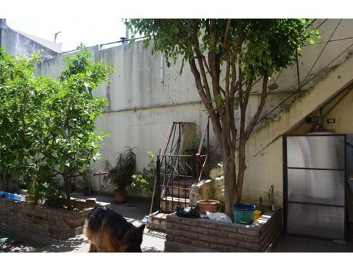 Propiedad Con 3 Departamentos Tipo Casa En Bloque