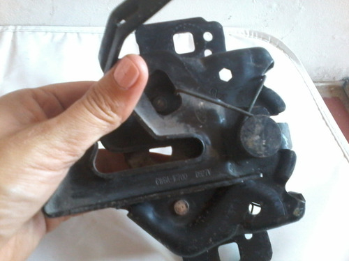 Imagen 3 de 8 de Cerradura Capot Ford F350 Triton 2002/10 Original