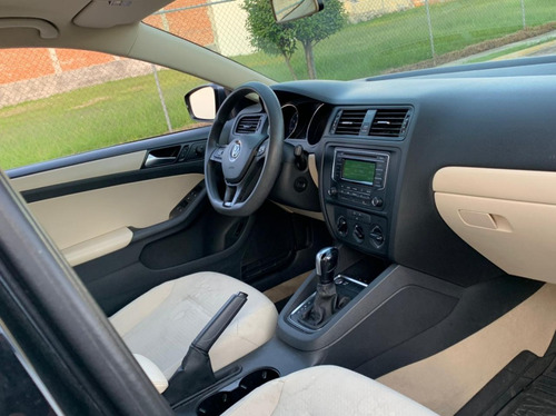 Imagen 4 de 7 de Volkswagen Jetta 2.5 Trendline Triptronic At