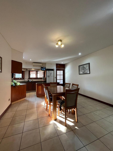 Casa En Inmejorable Zona!!