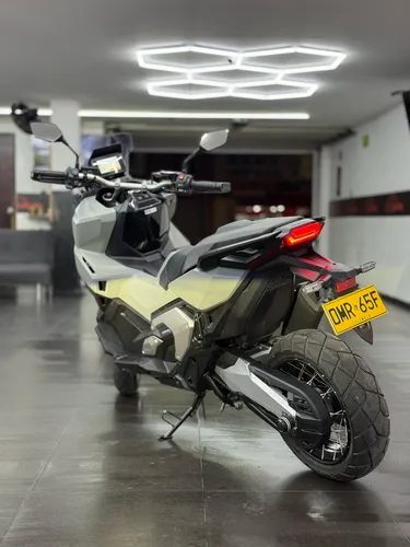 Honda X-adv 750